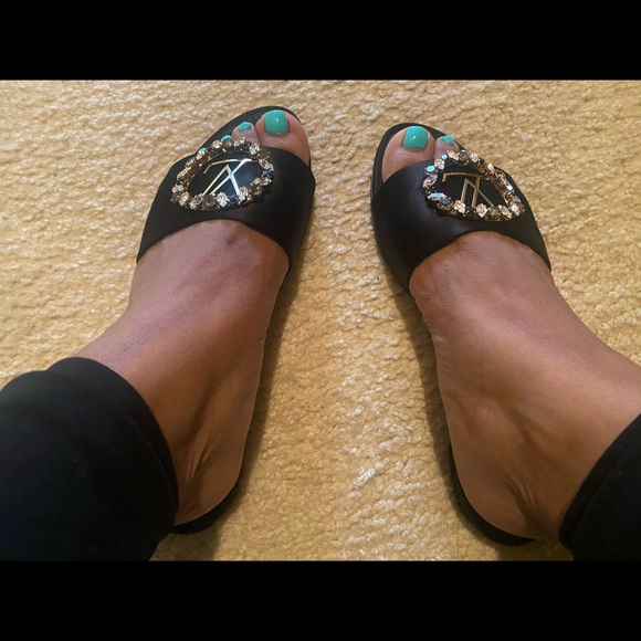 🌟LOUIS VUITTON🌟 CLASSIC SLIPPERS - Picture 11 of 11